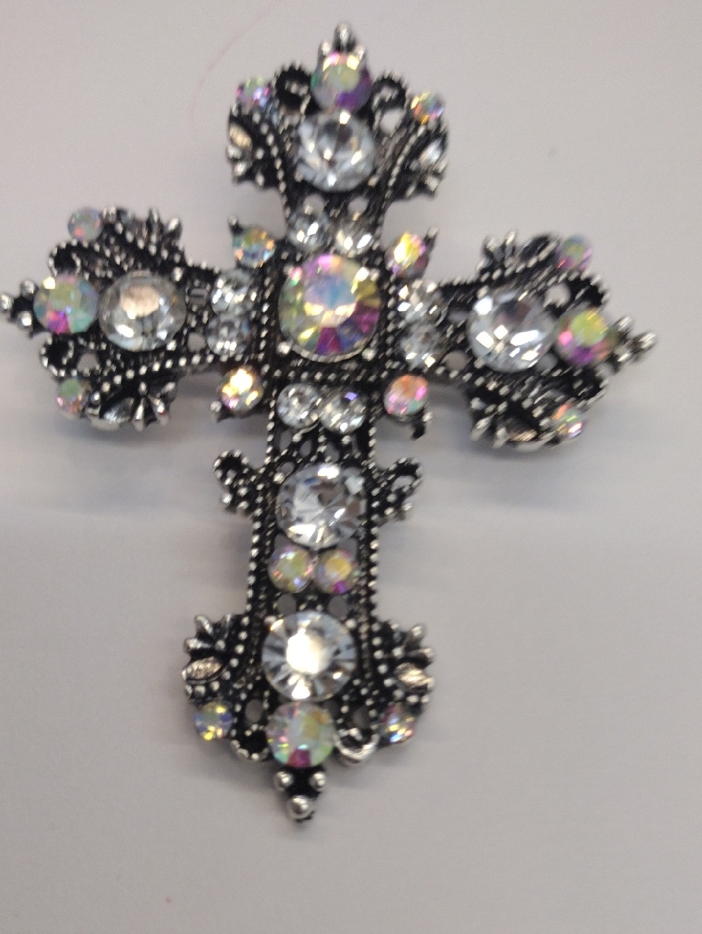 Fashionablel Cross Brooch - Silver Tone